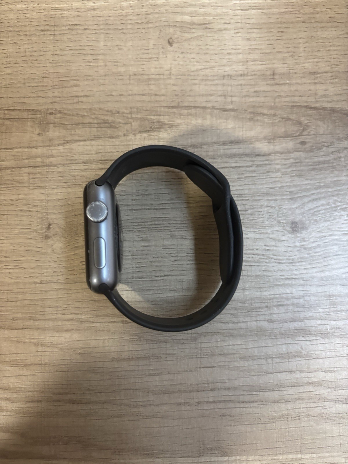 Apple Watch Series 3 42mm Black, Perfect Working Condition (Extra Apple Band)