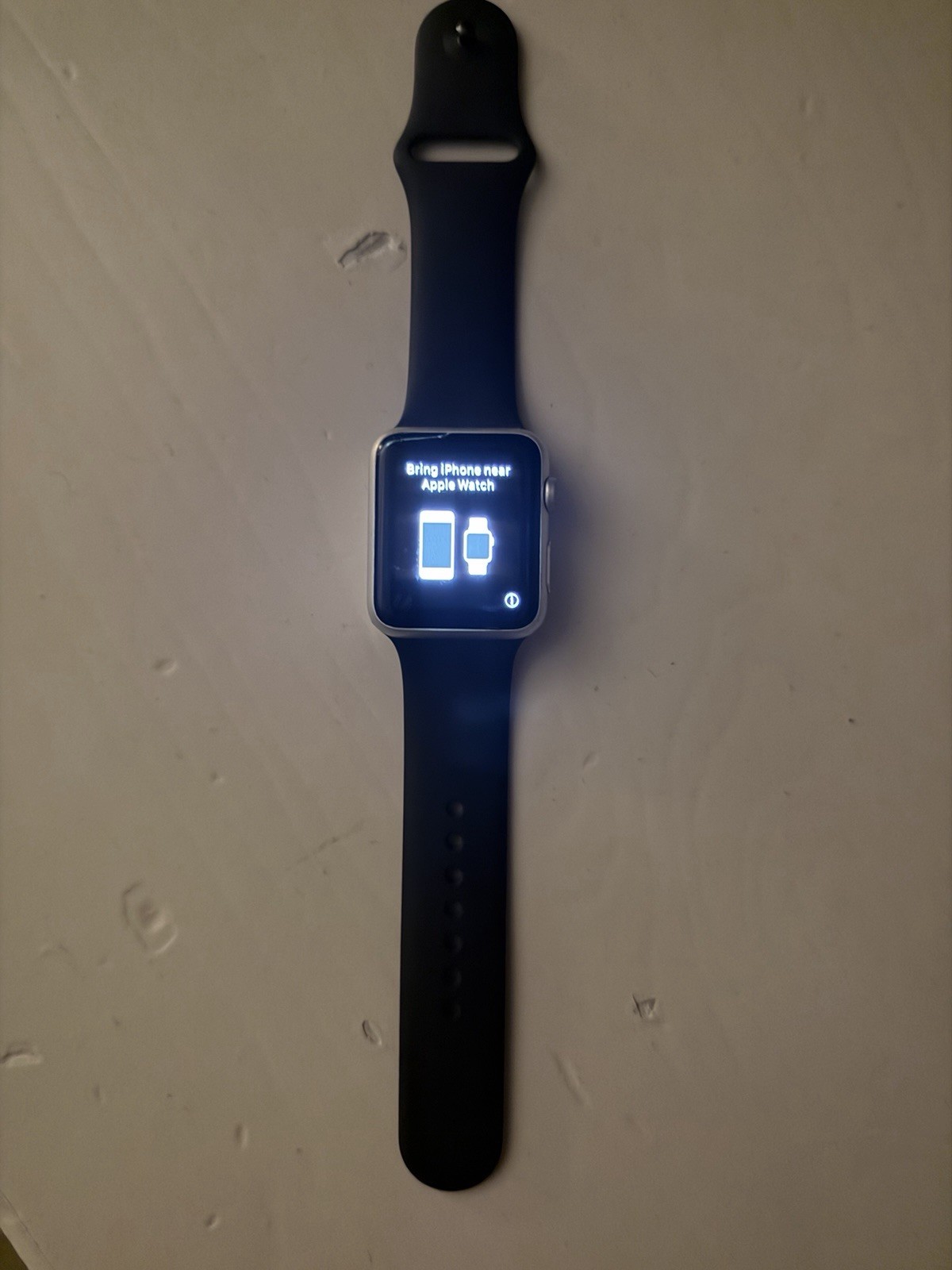 Apple Watch Series 2 42mm Silver Aluminum Case Black Silicone Band 8GB MQL02LL/A