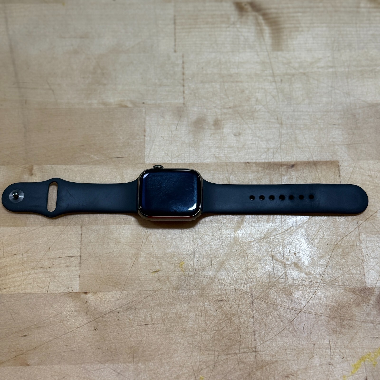 Apple Watch Series 8 (45mm, GPS + Cellular) Aluminum Case – FOR PARTS ONLY