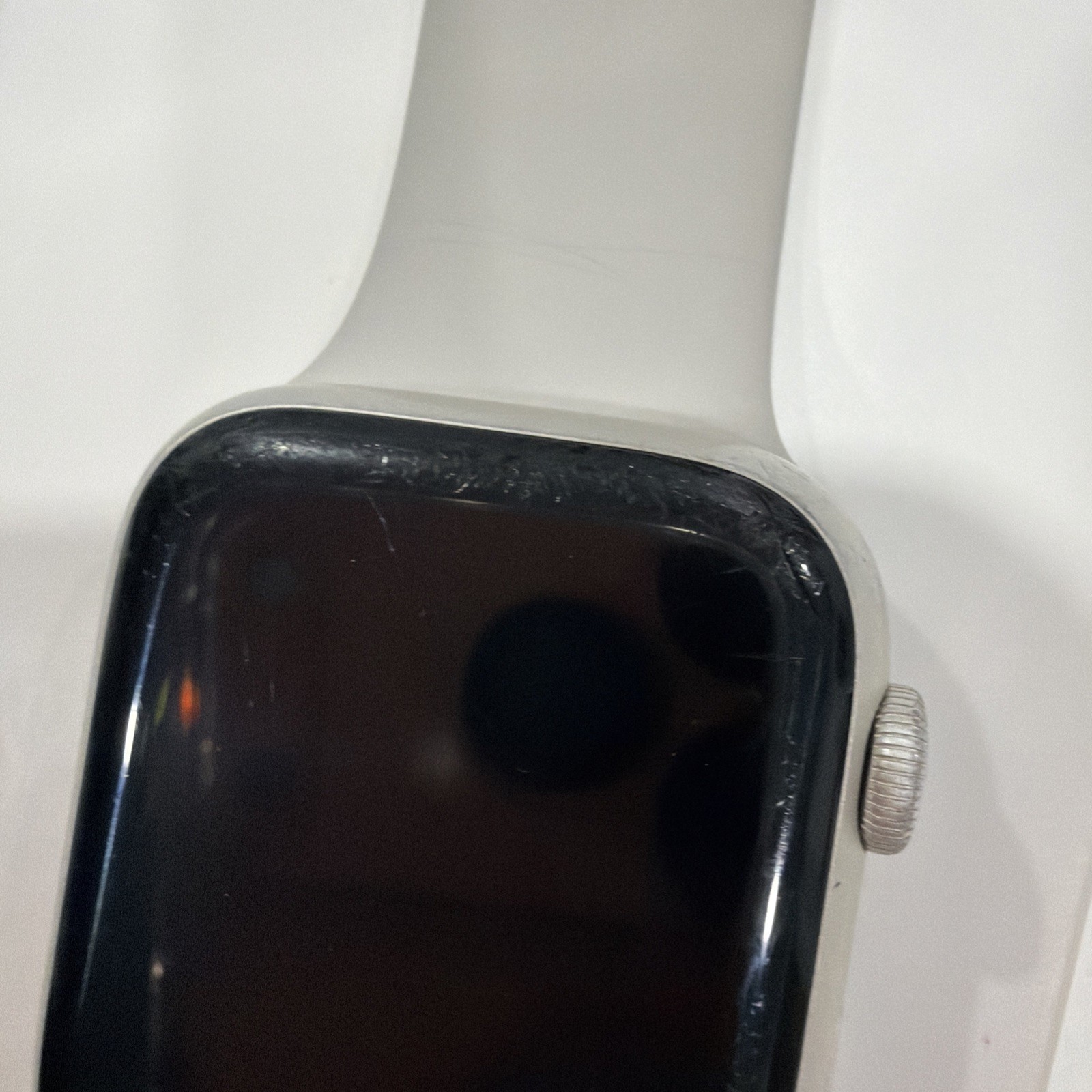 Apple Watch Series 7 45mm GPS only Starlight Aluminum Case Starlight Sports Band