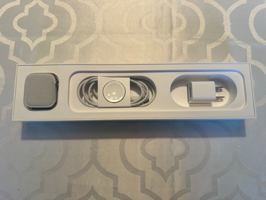 Apple Watch Series 5 – Stainless Milanese Loop 40MM – Model A2094