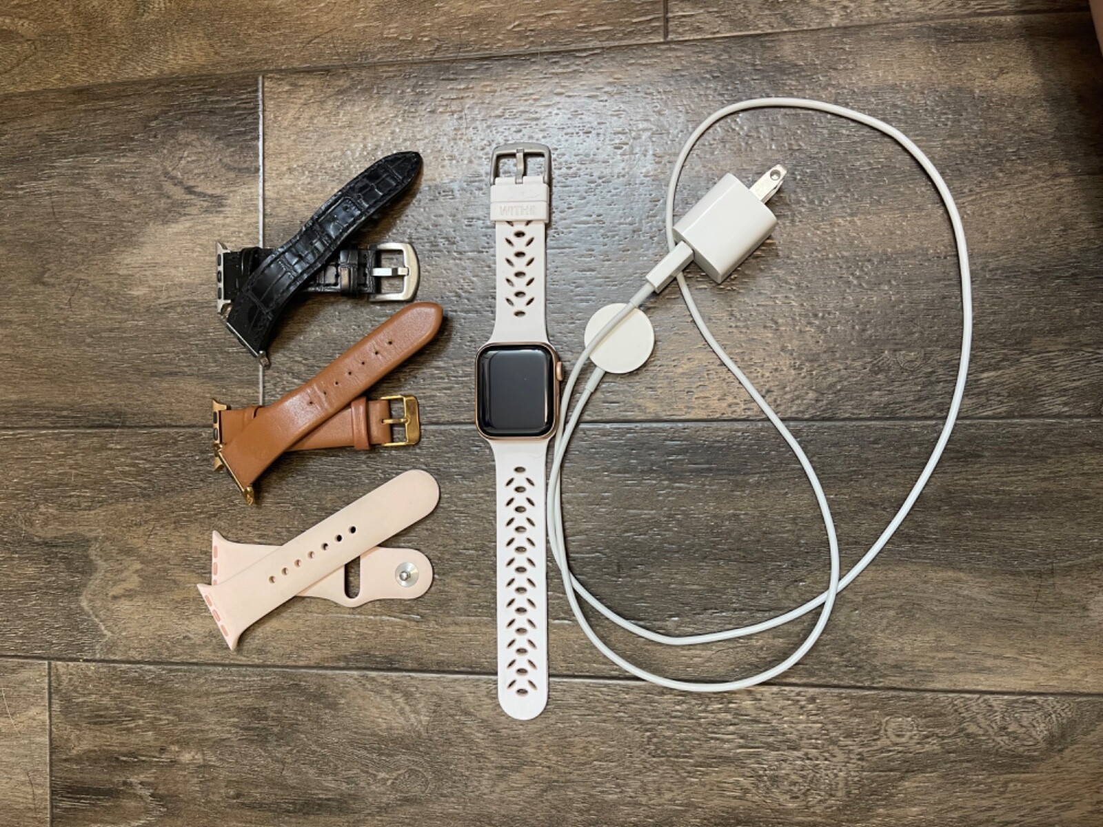 Apple Watch Series 5 40mm Gold Case with Pink Aluminum Band (MWWP2LL/A) 