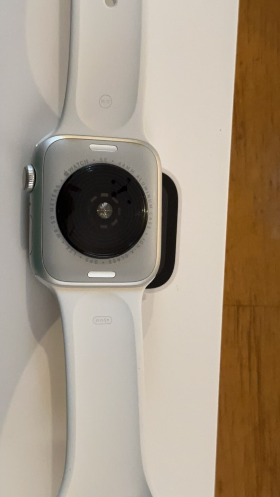 Apple Watch SE (2022) 44mm Silver Aluminum Case with White Sport Band, M/L (GPS