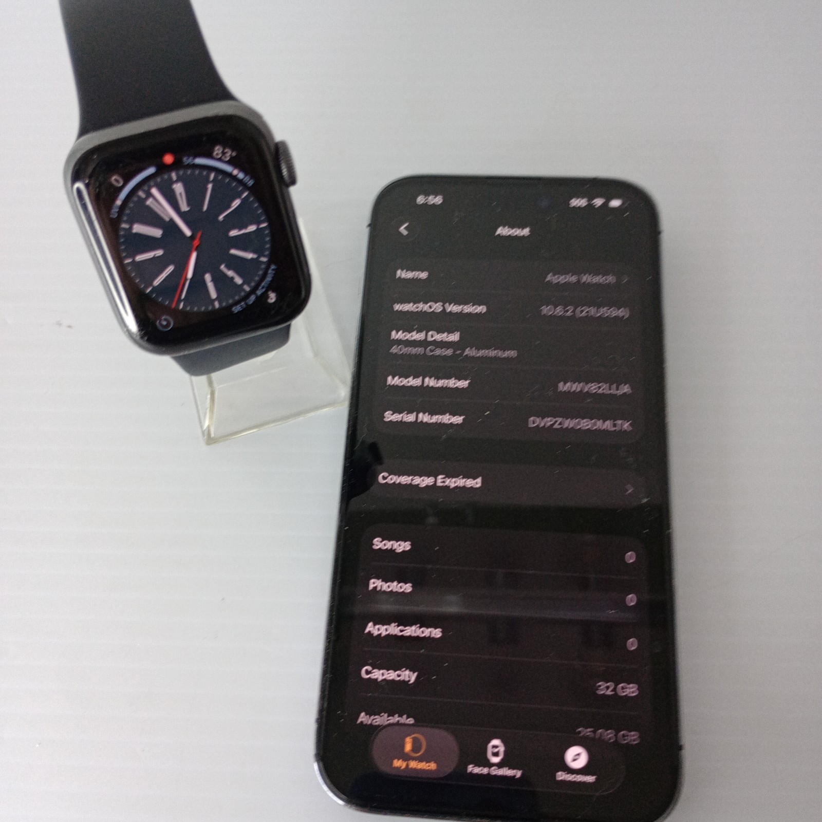 Apple Watch Series 5 40mm Space Gray 90% Battery smartwatch Bundle Unlocked