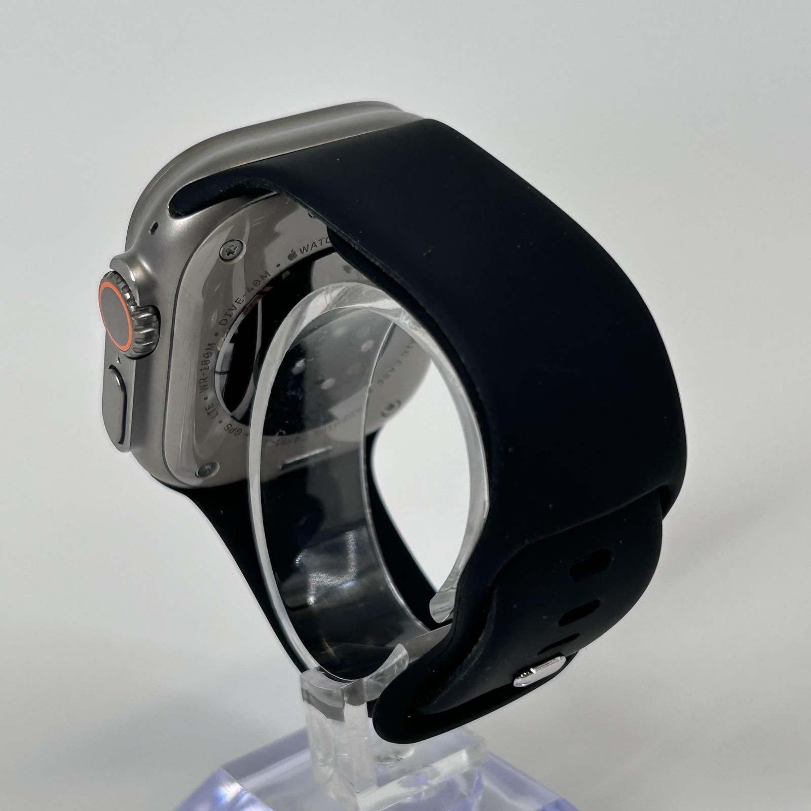Apple Watch (Ultra) 49mm Titanium (LTE) w/ Black Sport Band – Excellent