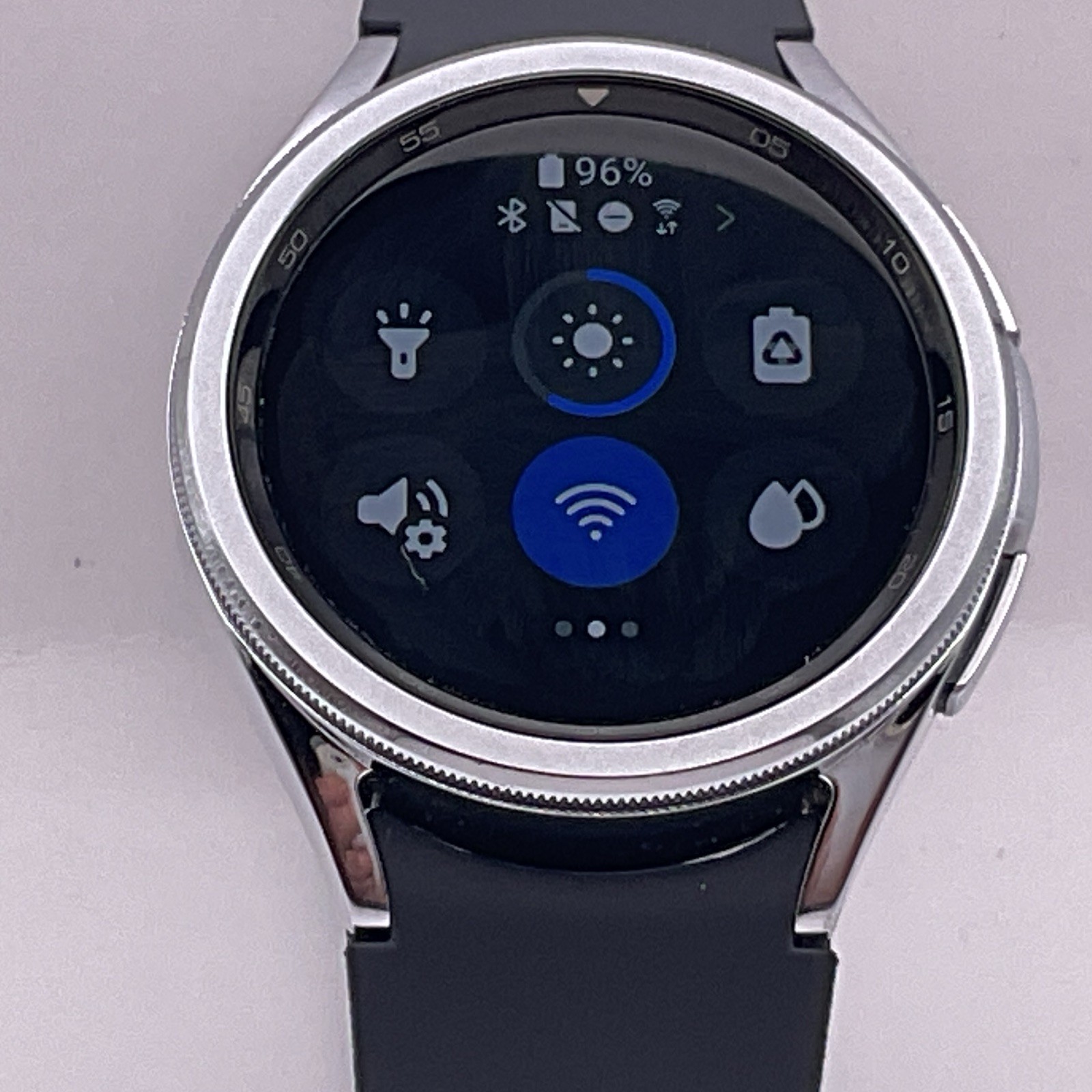 Samsung Galaxy Watch6 Classic 43mm SM-R950 GPS Stainless Steel Smartwatch Black