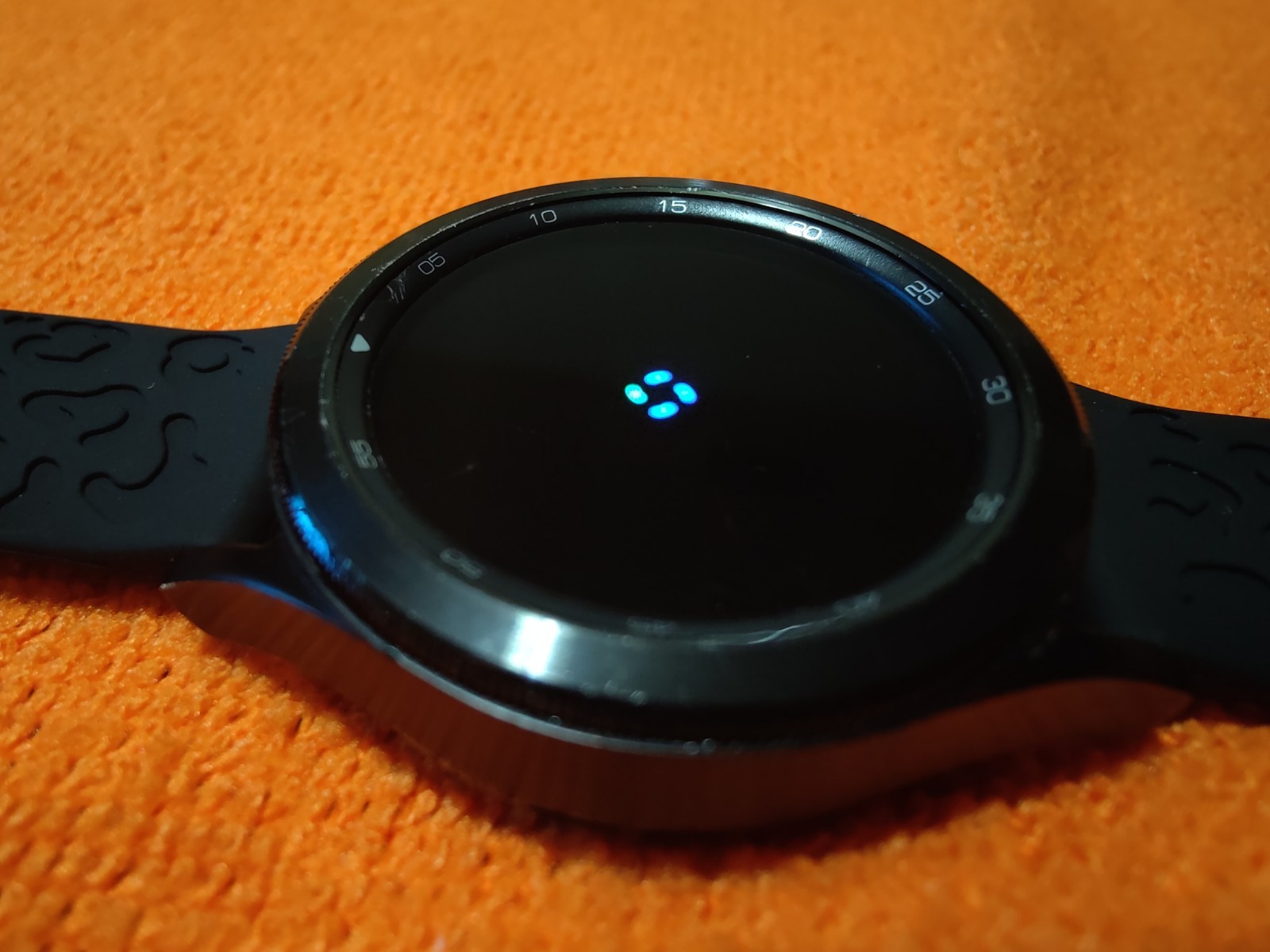 Samsung Galaxy Watch 4 Classic Smartwatch 42mm , Bluetooth/Wi-Fi/LTE( New band )