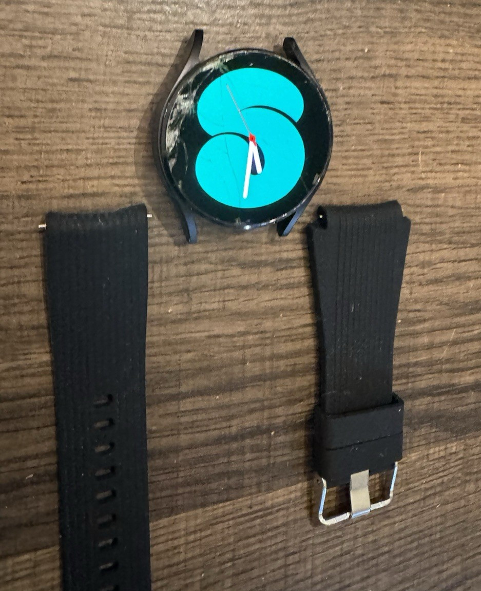 Samsung Galaxy Watch 4 SM-R865U 40mm Black (LTE) Unlocked (Cracked)