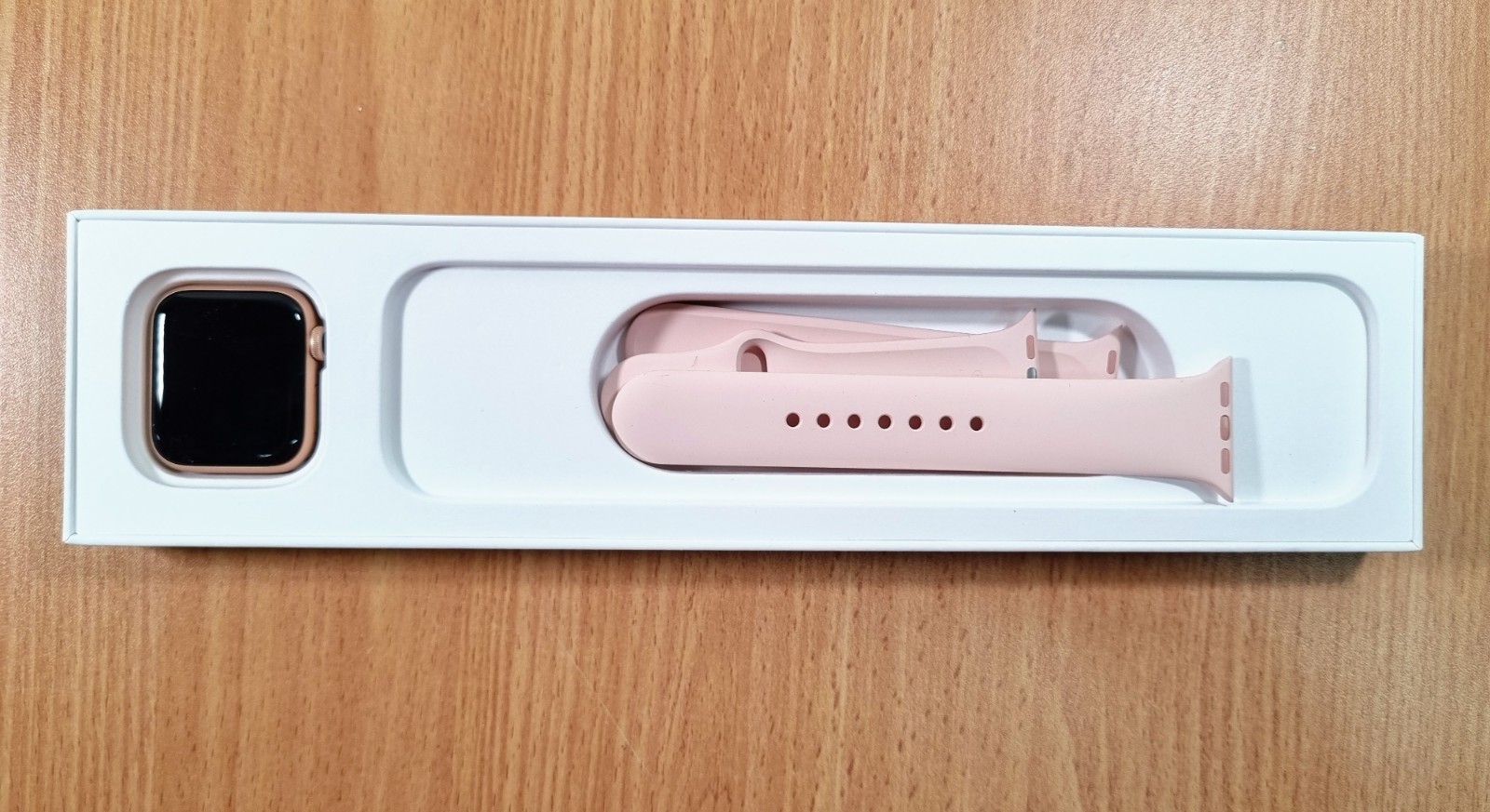Apple Watch Series 6 40mm Gold Aluminum A2291 – For Parts or Repair