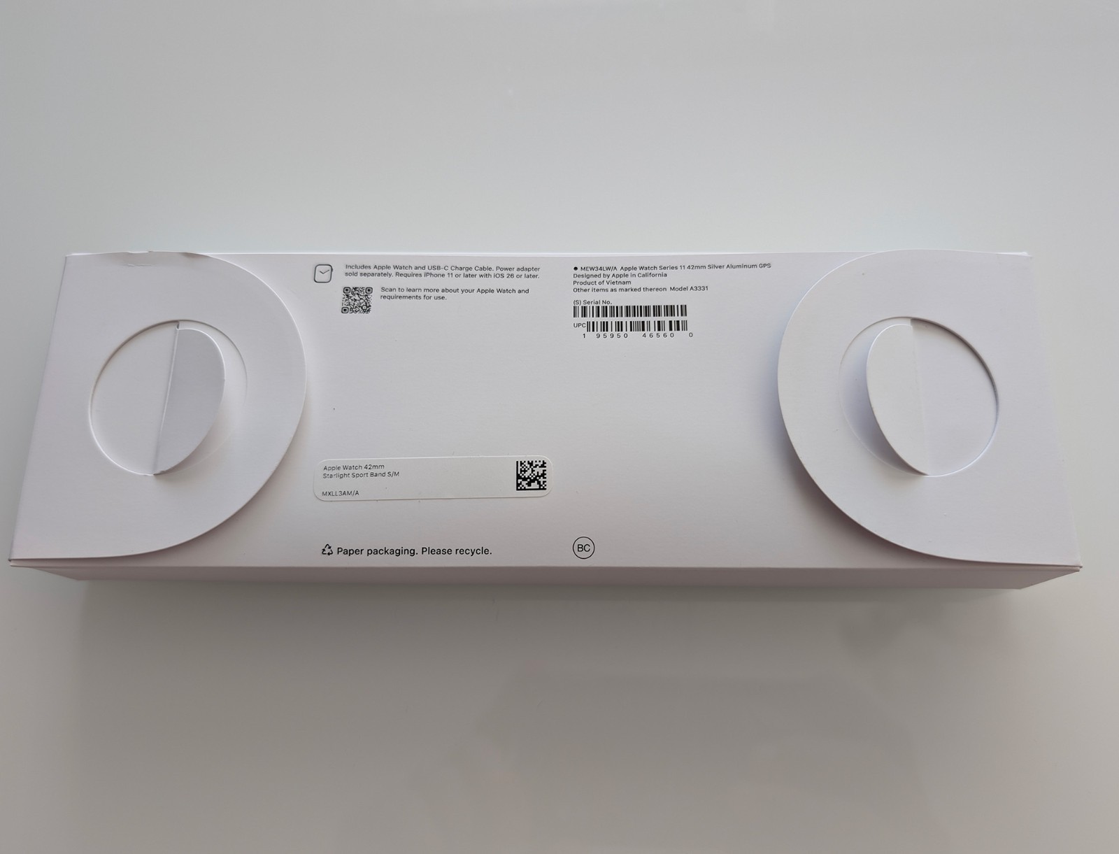 Apple Watch Series 11 42mm Silver Aluminum GPS – Starlight Sport Band S/M