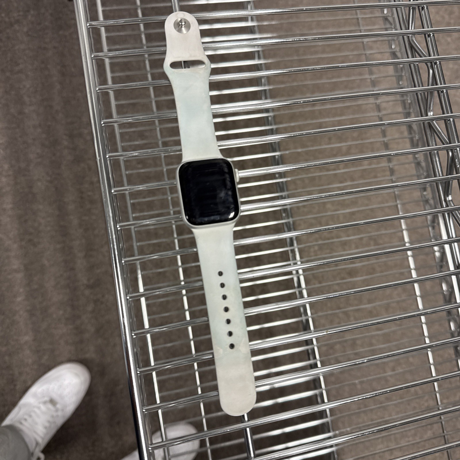 Apple Watch Series 4 40MM Silver Aluminum *AS IS-PARTS/REPAIR*