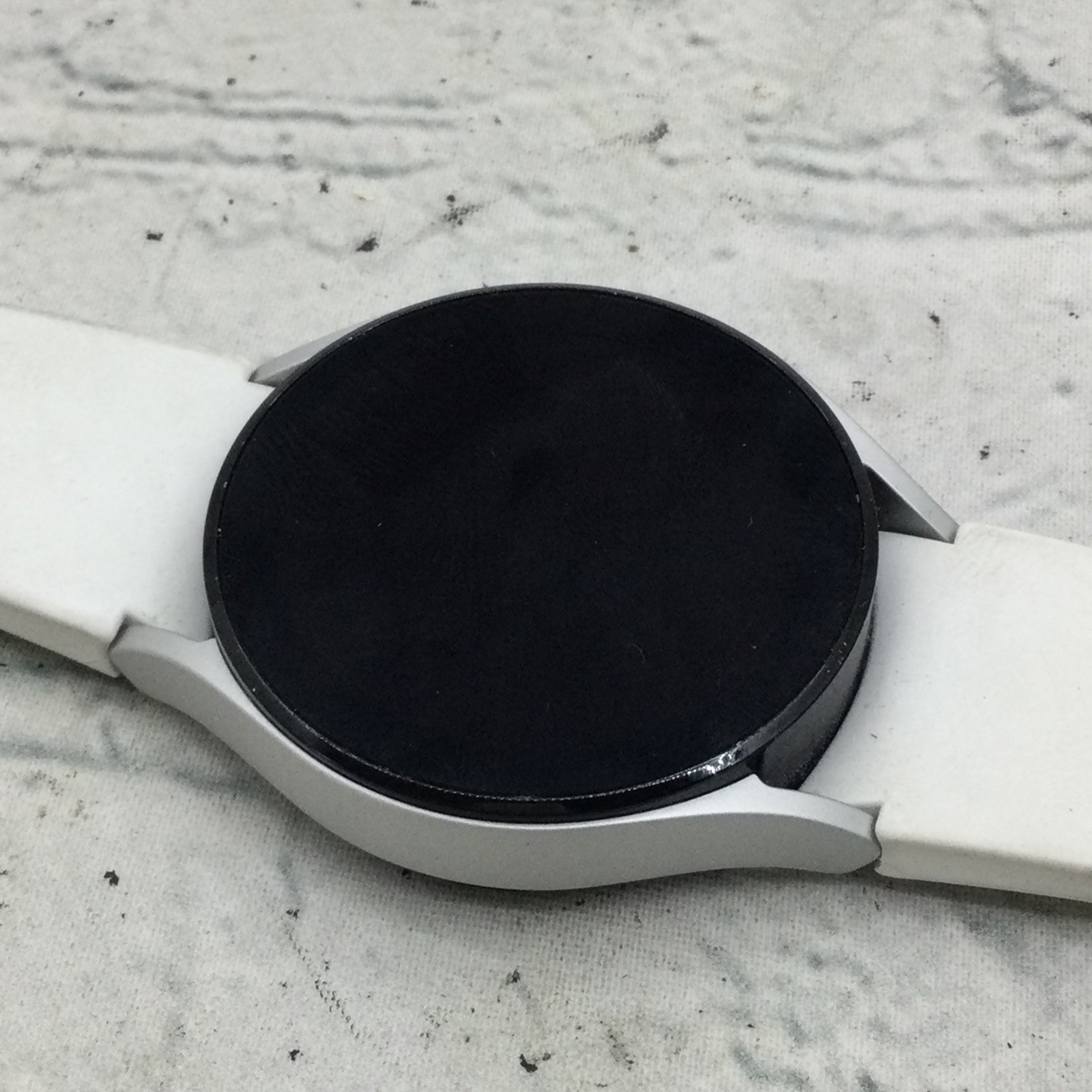 Samsung Galaxy Watch Active2 GPS- 40mm Aluminum Gold – Mil-STD 810G