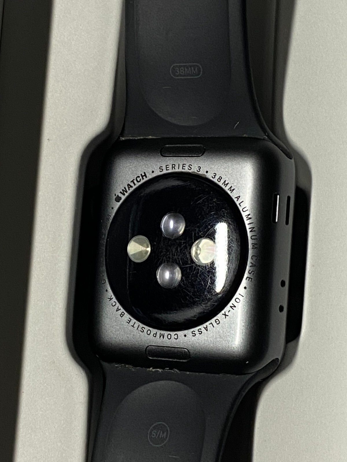 Apple Watch Series 3 38 mm Gray Aluminum Case with Black Aluminium Band
