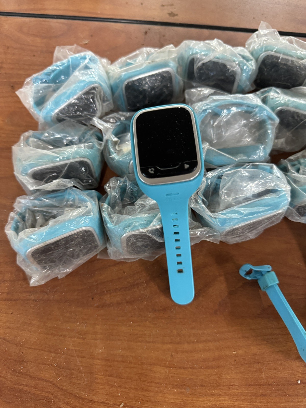 Lot Of 20 LG Verizon LG-VC110B GizmoPal 2 Blue Smart Watch For Kids NO Cords
