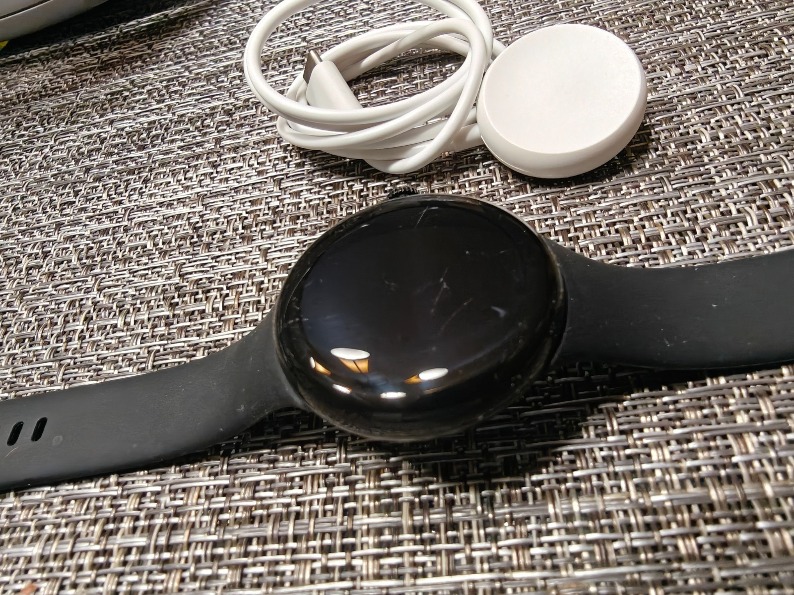 Used Google Pixel Watch 41mm LTE GWT9R Black Unlocked Smartwatch w/ accessory