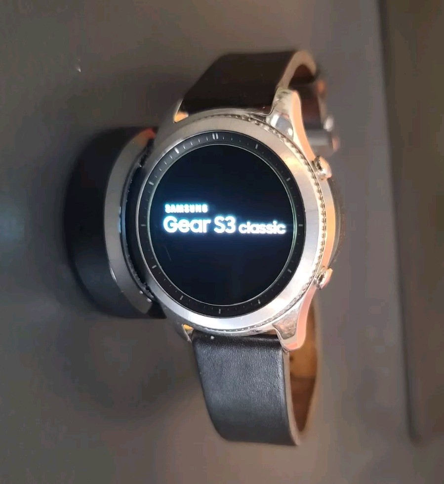 Samsung Galaxy Gear S3 Classic Black Bluetooth Smartwatch Heart Monitor Watch