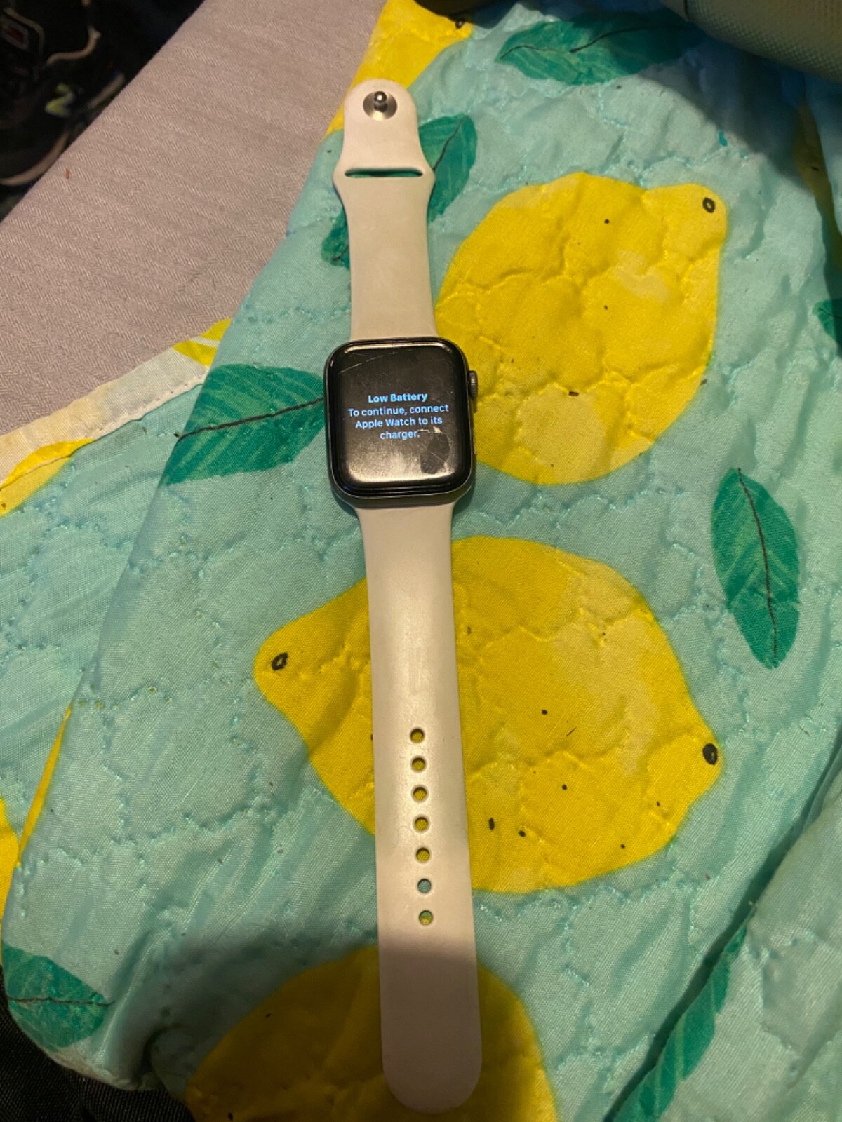 Apple Watch Series 4 44 mm Silver Aluminum Case with White Sport Band (GPS +…
