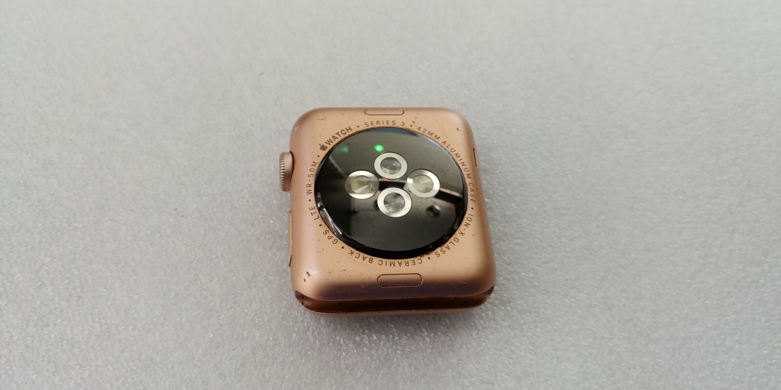 Apple Watch Series 3 42mm Gold Aluminium – for parts (B24)