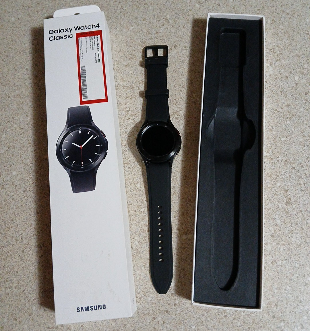MINT Samsung Galaxy Watch4 Classic 42mm R880 WiFi GPS