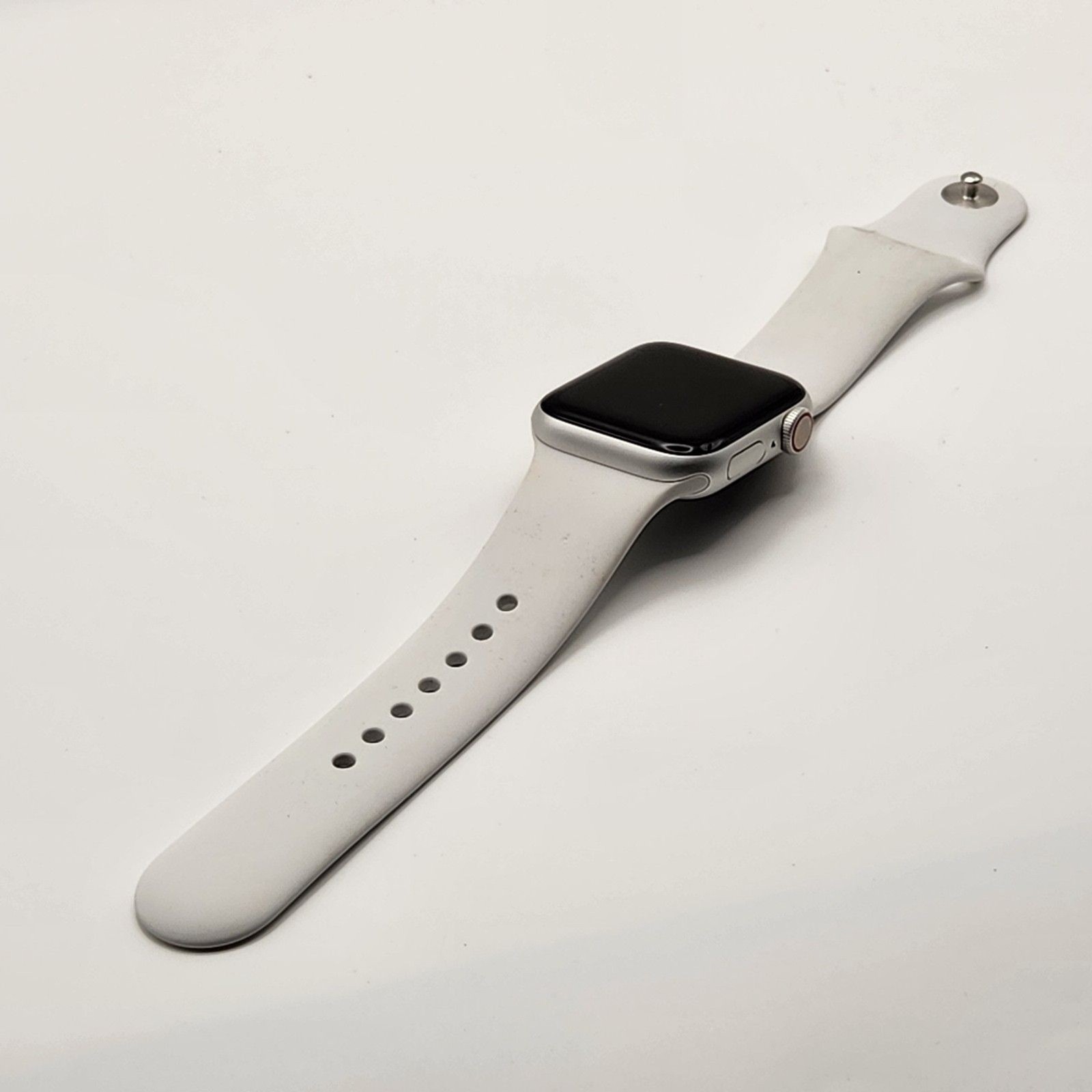 Apple 40mm Apple Watch Series 6 GPS/CELL PARTS OR REPAIR