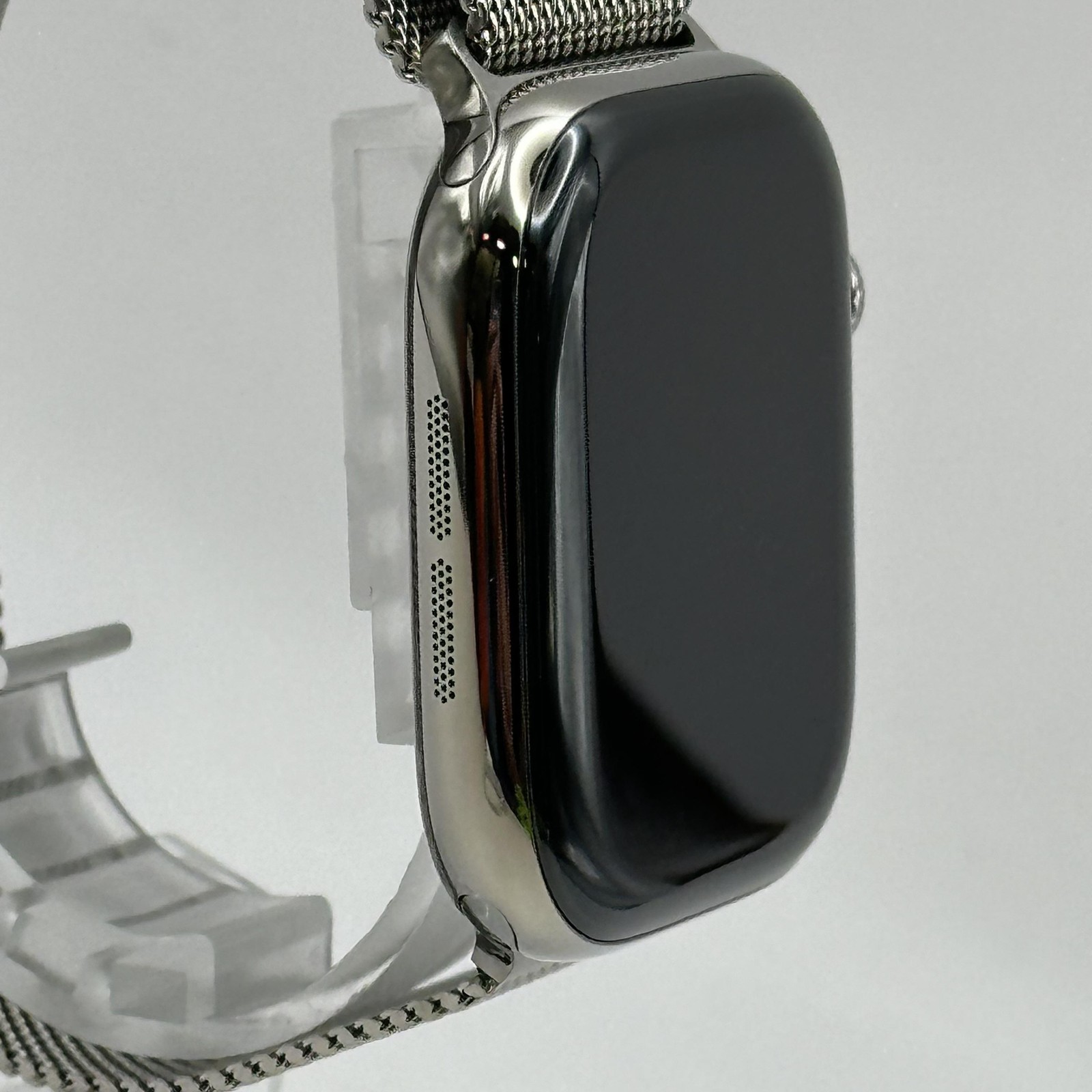 Apple Watch (Series 10) 46mm Natural Titanium (LTE) w/ Milanese Loop – Excellent