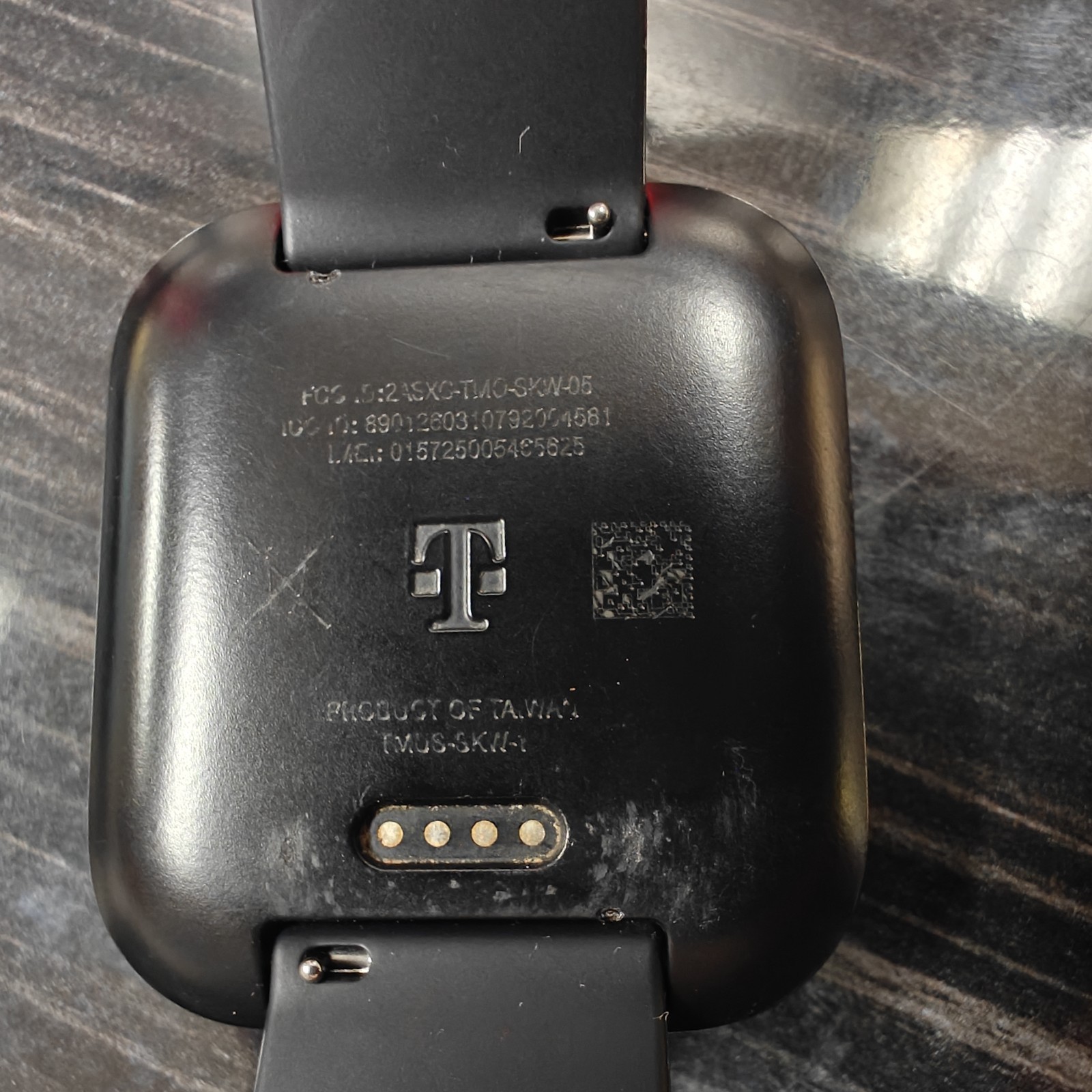 T-MOBILE SYNCUP KIDS WATCH – 8GB – BLACK – NOT WORKING – WITH BOX + ACCESSORIES
