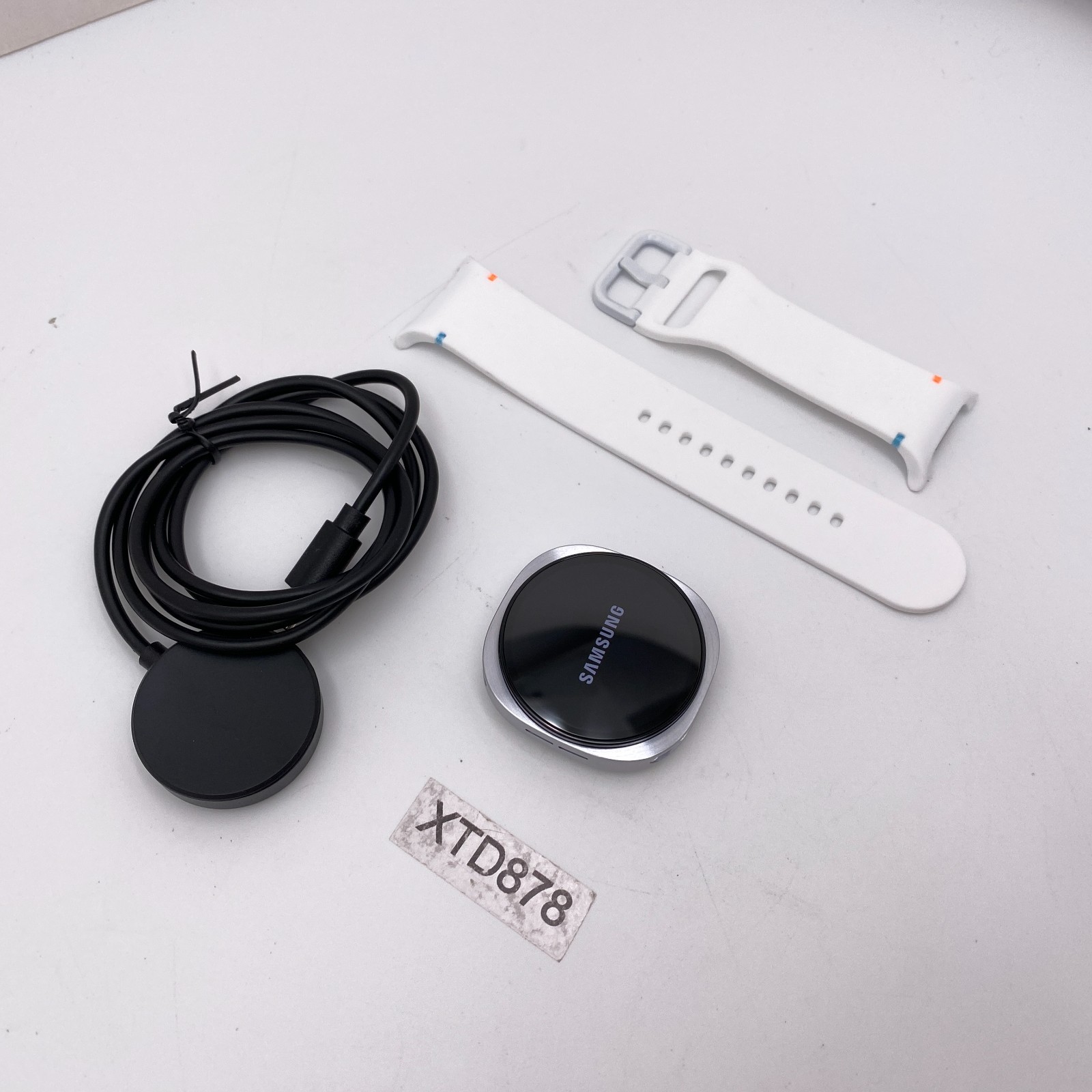 Samsung Galaxy Watch8 SM-L325U – 40mm – Silver LTE Unlocked -Open Box