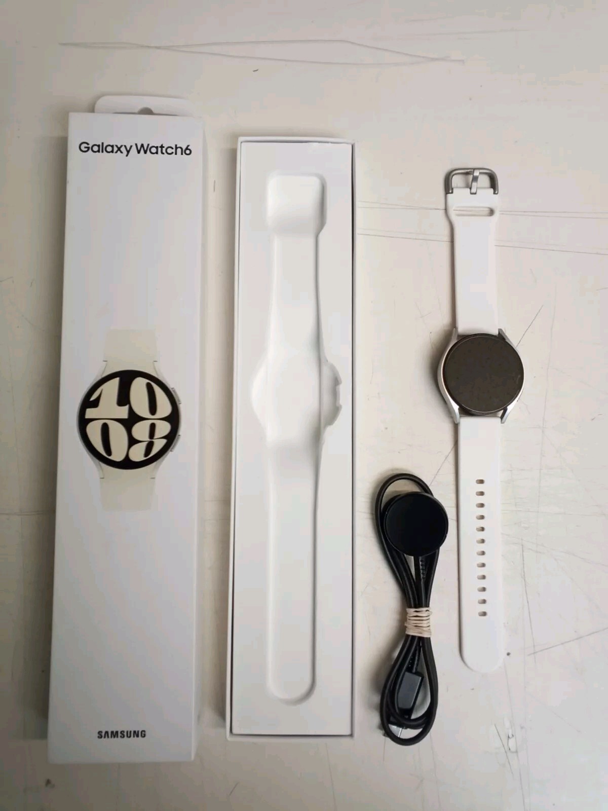 Samsung Galaxy Watch 6 SM-R930 40mm ***Latin America Version*** Smartwatch READ