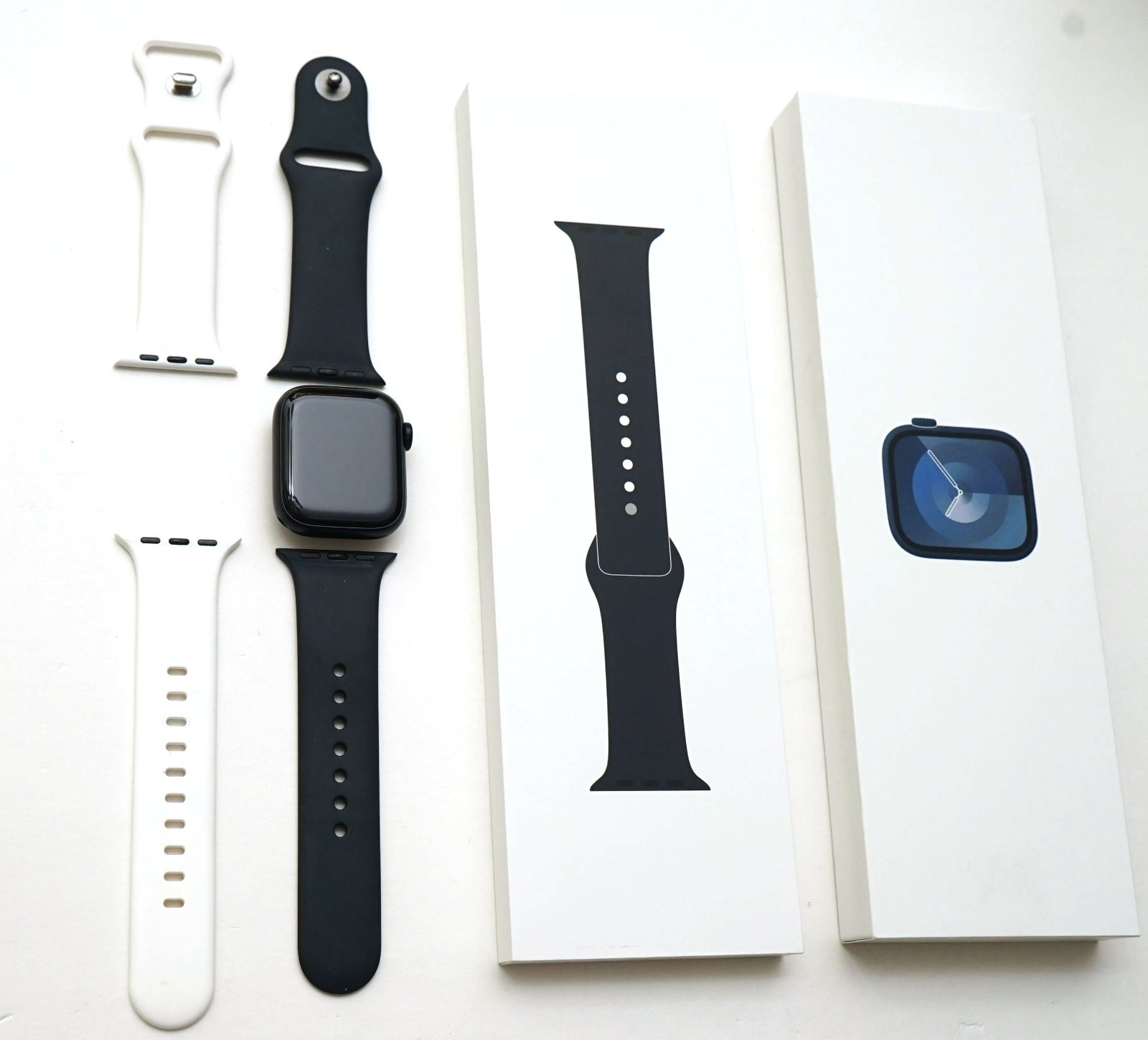 Apple Watch Series 9 Model A2978 41mm SBS/M GPS Midnight Blue & White Band