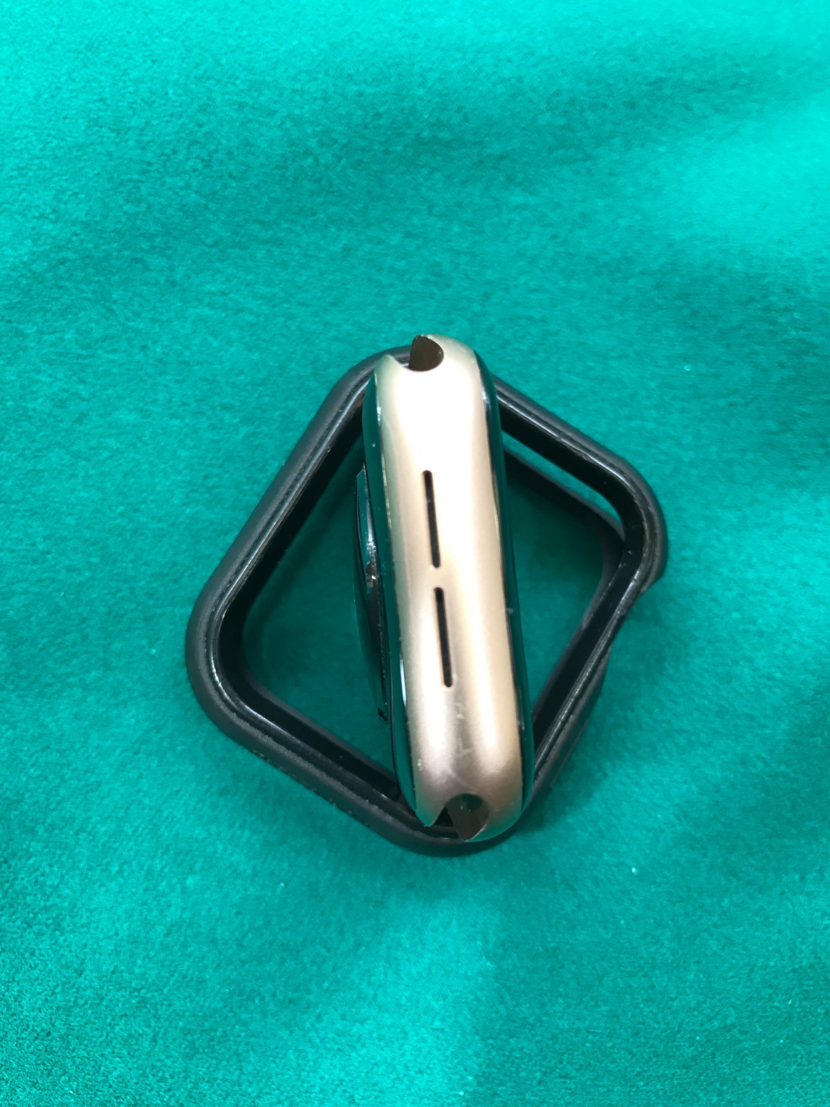 Apple Watch 1st Generation SE gold with Black Strap Otter 40mm GPS Unlocked