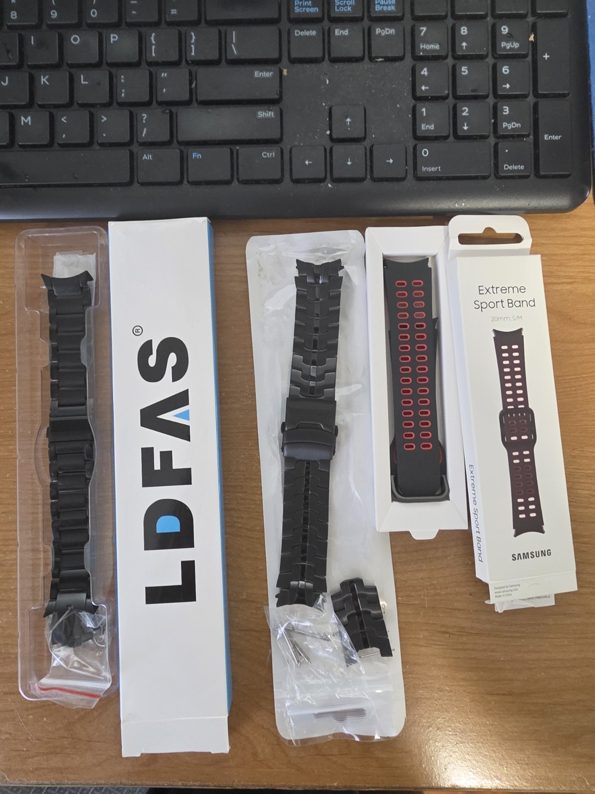 Samsung Galaxy Watch 7 SM-L310 FREE TWO METAL BANDS AND ONE RUBBER BAND