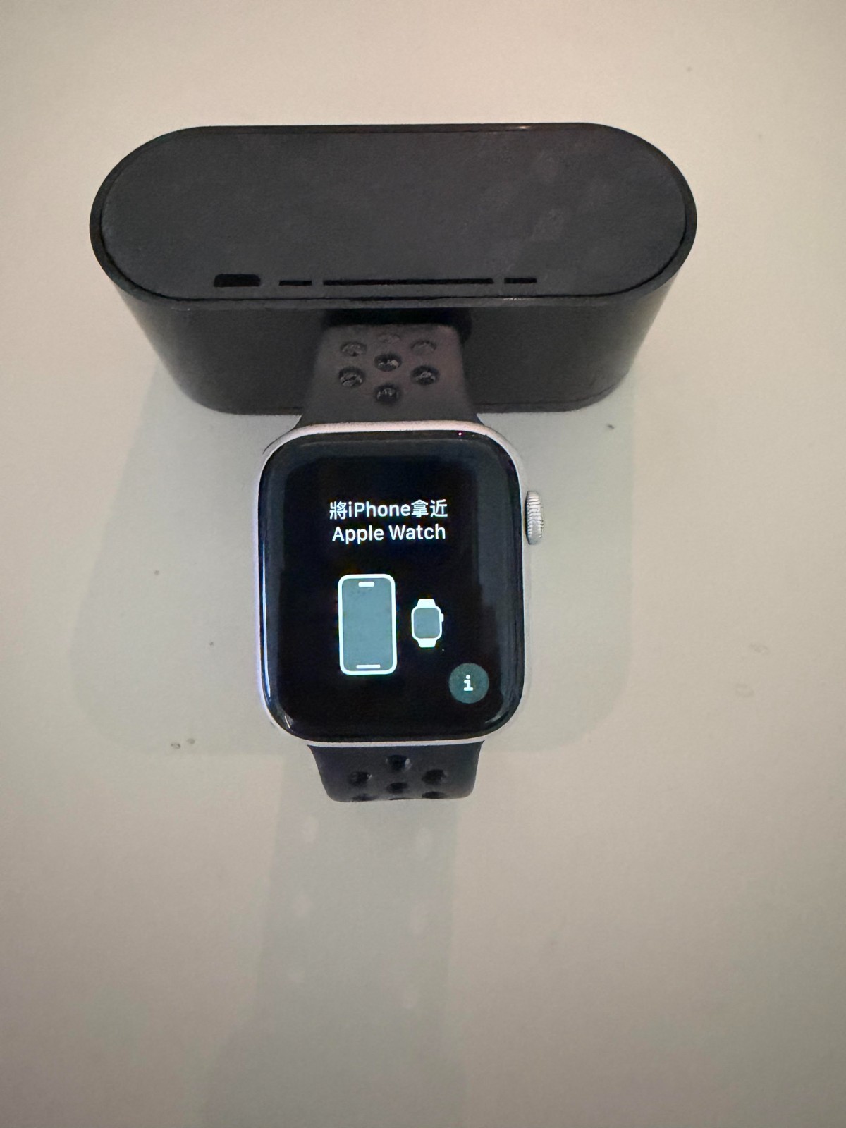 Apple Watch Series SE 44mm (GPS) Nike Edition Aluminum Case – Excellent 5 BANDS