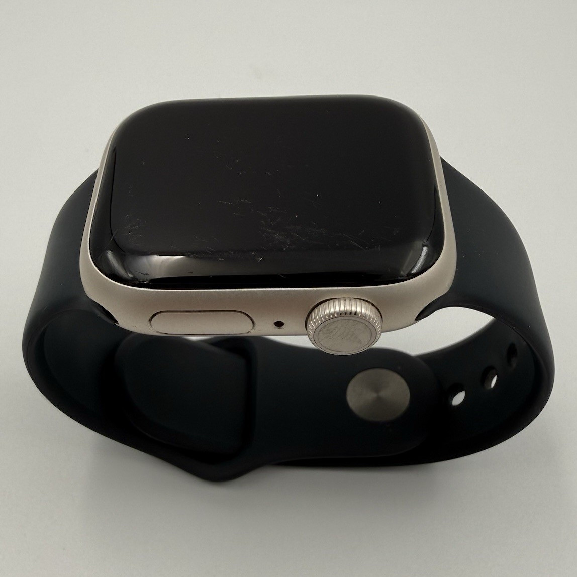 Apple Watch Series 8 41mm GPS 32GB Silver Aluminum Case w/ Black Band