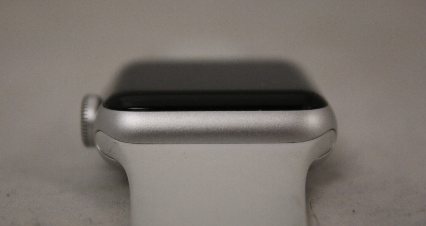 Apple Watch Series 3 38 mm Silver Aluminum Case White Sport Band