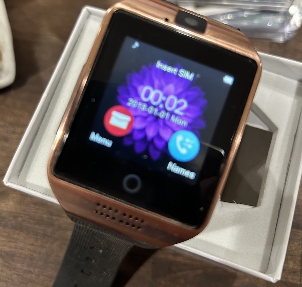 Q18 Smartwatch Bluetooth Camera SIM Support Unlocked Rose Gold Case Black Band