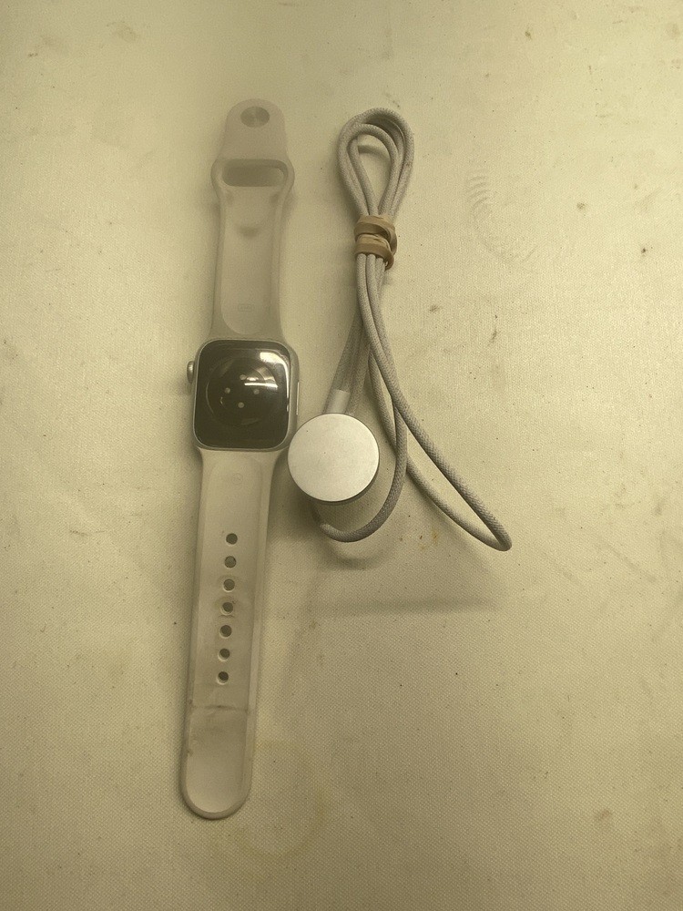 APPLE A2772 41MM SMART WATCH