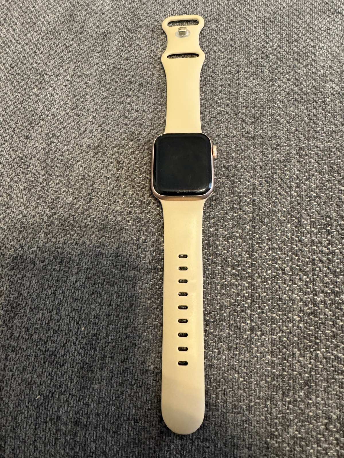 Gold/pink Apple 40mm Apple Watch Series 4 khaki/tan S/M band