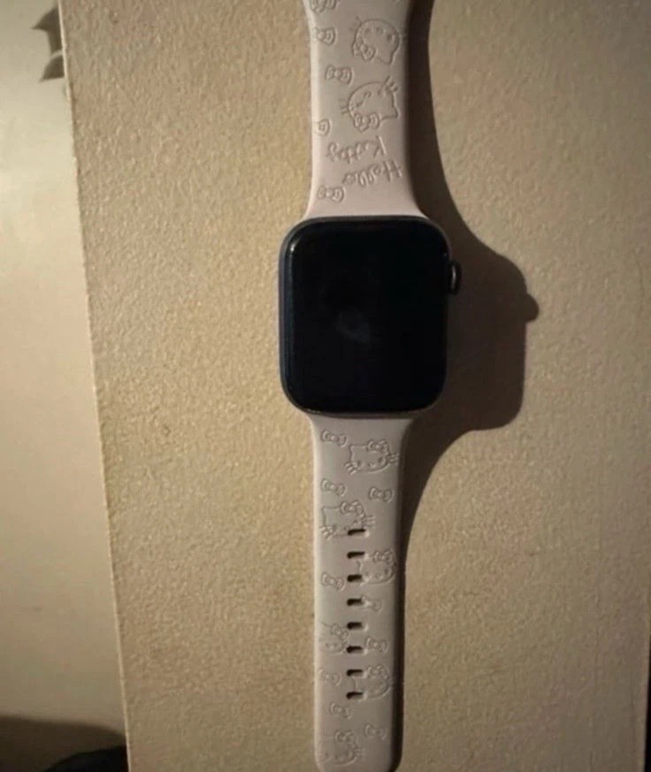 Apple Watch Series 5 44mm Space Gray Aluminum Case with Black Sport Band – S/M &