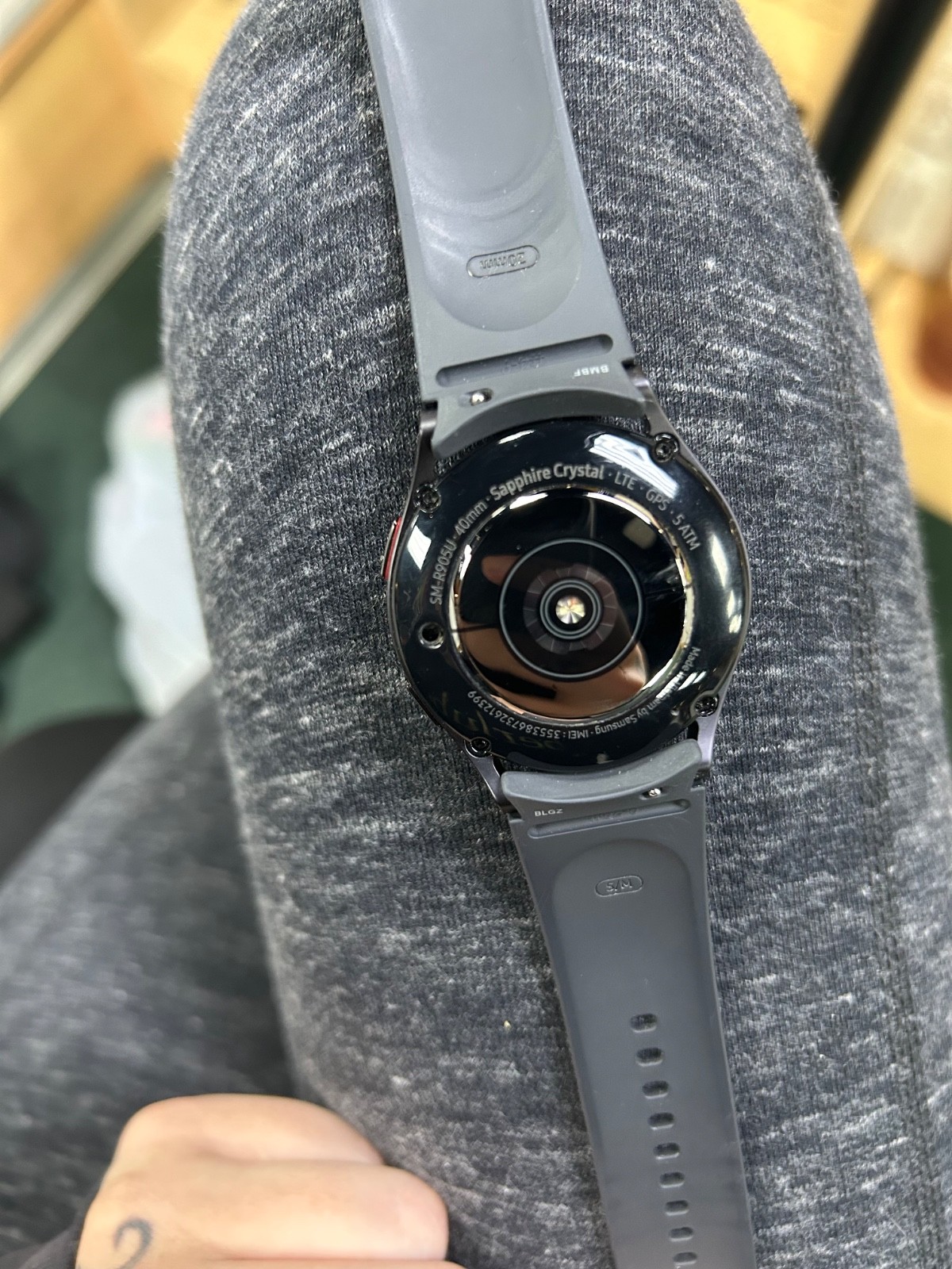 Samsung Galaxy Watch5 SM-R900 40mm Gray Aluminum Case with Graphite Sport…