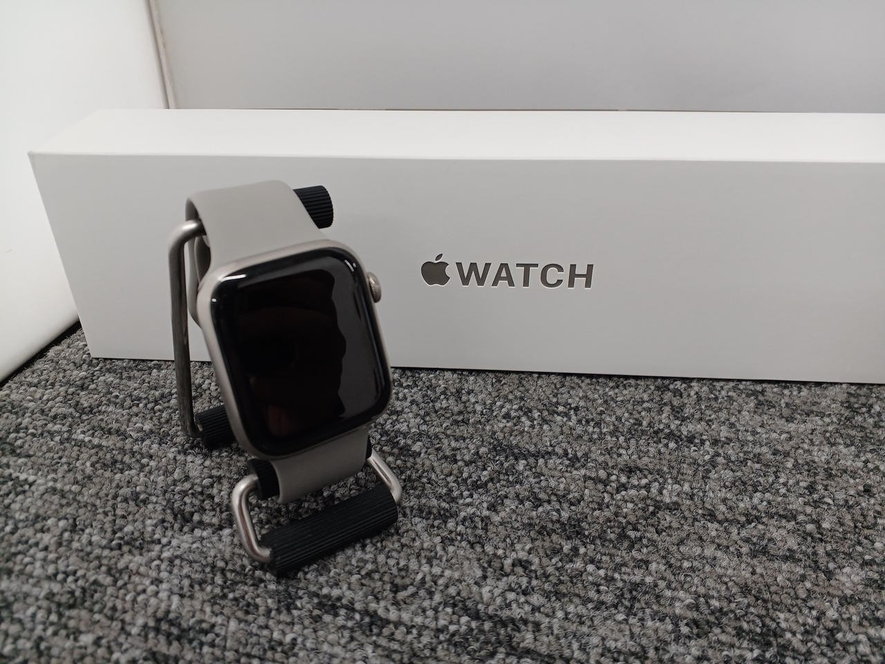 Apple Watch Series 7 Titanium GPS + Cellular 84% Battery 6M Warranty
