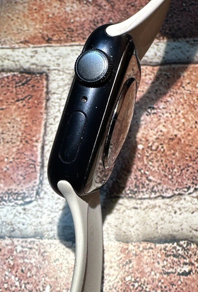 Apple Watch Series 7, 41mm GPS + Cellular Midnight Black Very Good Condition