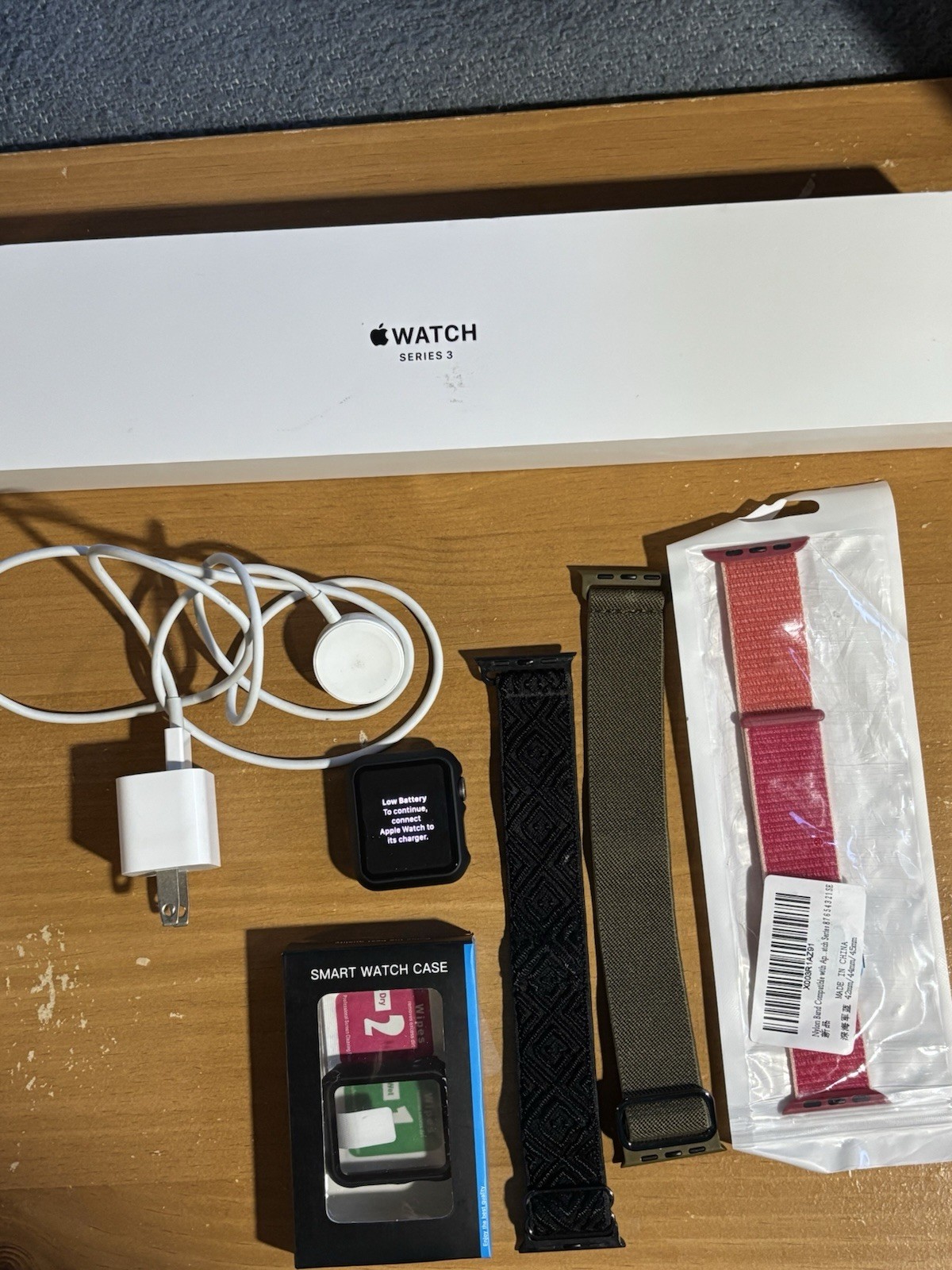 Apple Watch Series 3~38mm Bundle Works, cracked screen~original Box & Inserts