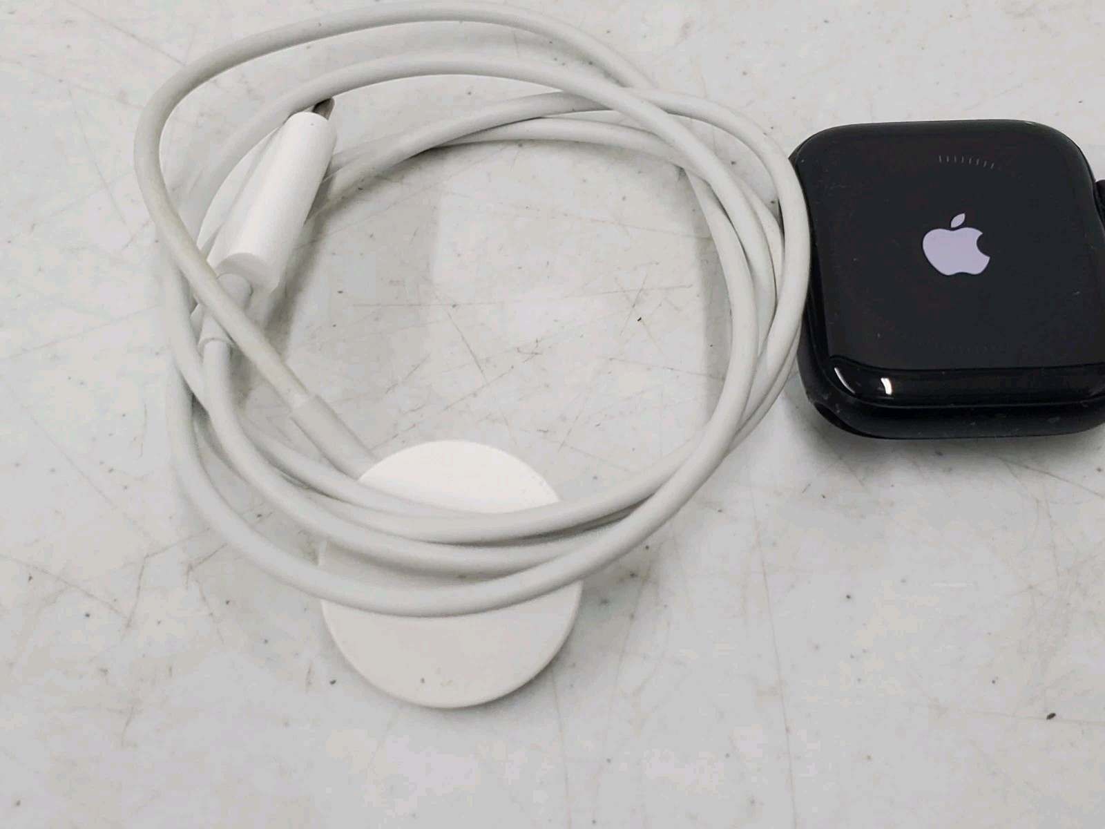 Apple Watch SE 2nd Gen. – 44mm Aluminum Midnight GPS A2723 (134288-1 NO U82)