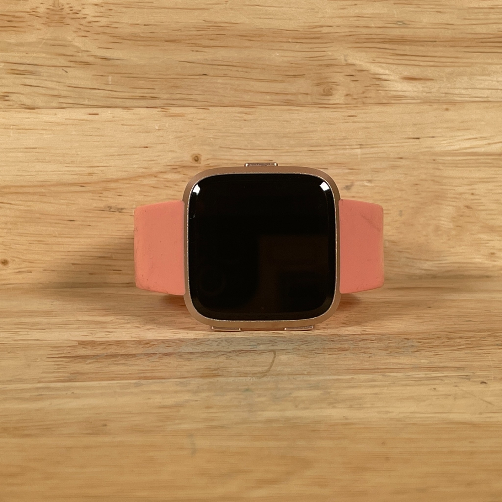 Fitbit Versa FB504 Pink Strap Gold Aluminum Case Smartwatch Activity Tracker