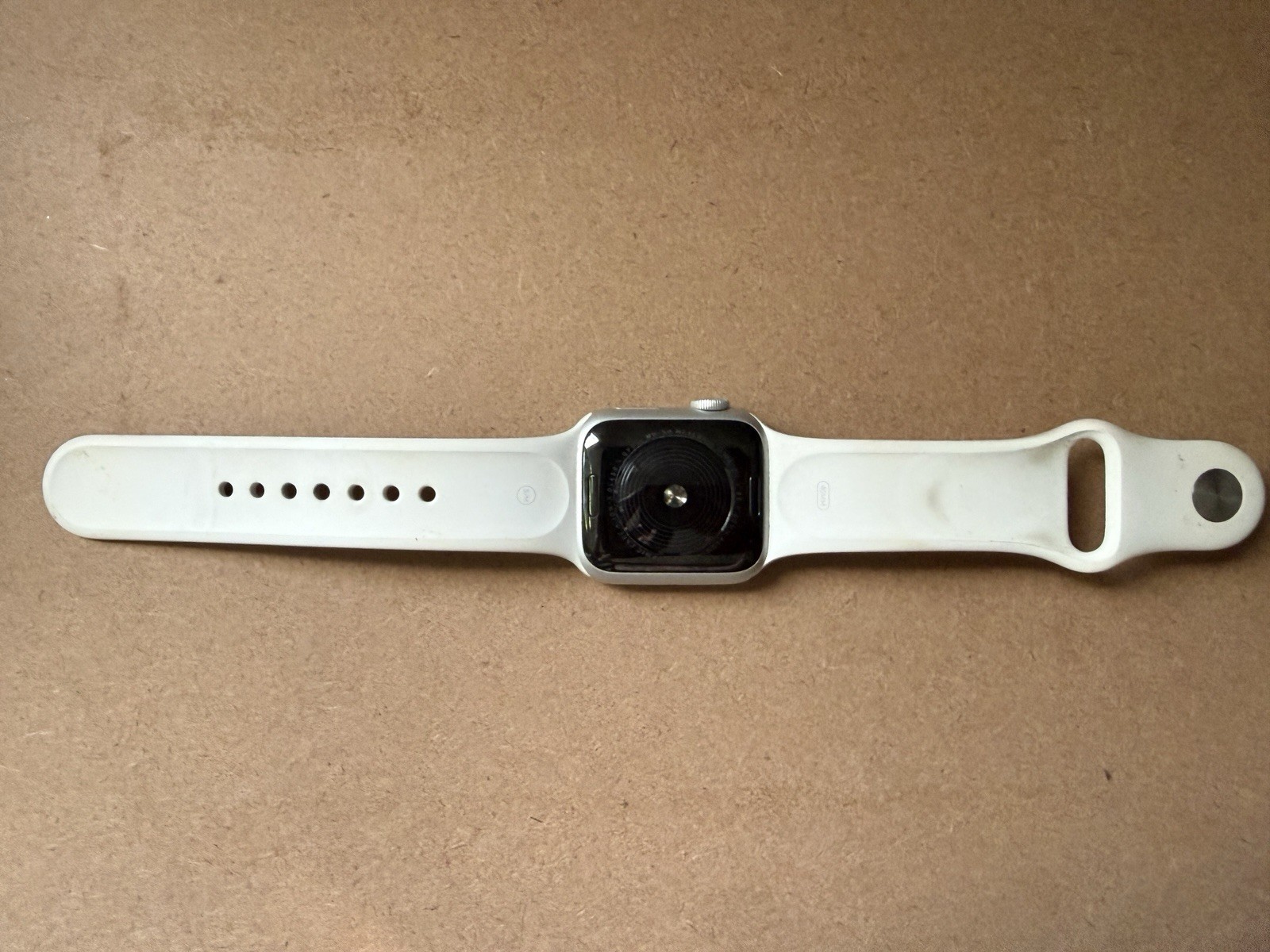 Apple Watch Series 6 A2351 40mm Silver Aluminum White Band 32GB
