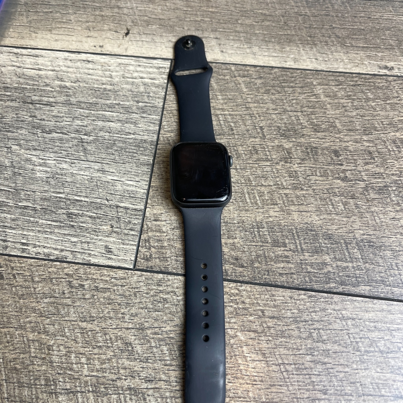 Apple Watch Series 4 GPS Smartwatch Black Strap 44mm 1.78″ Display Aluminum Case