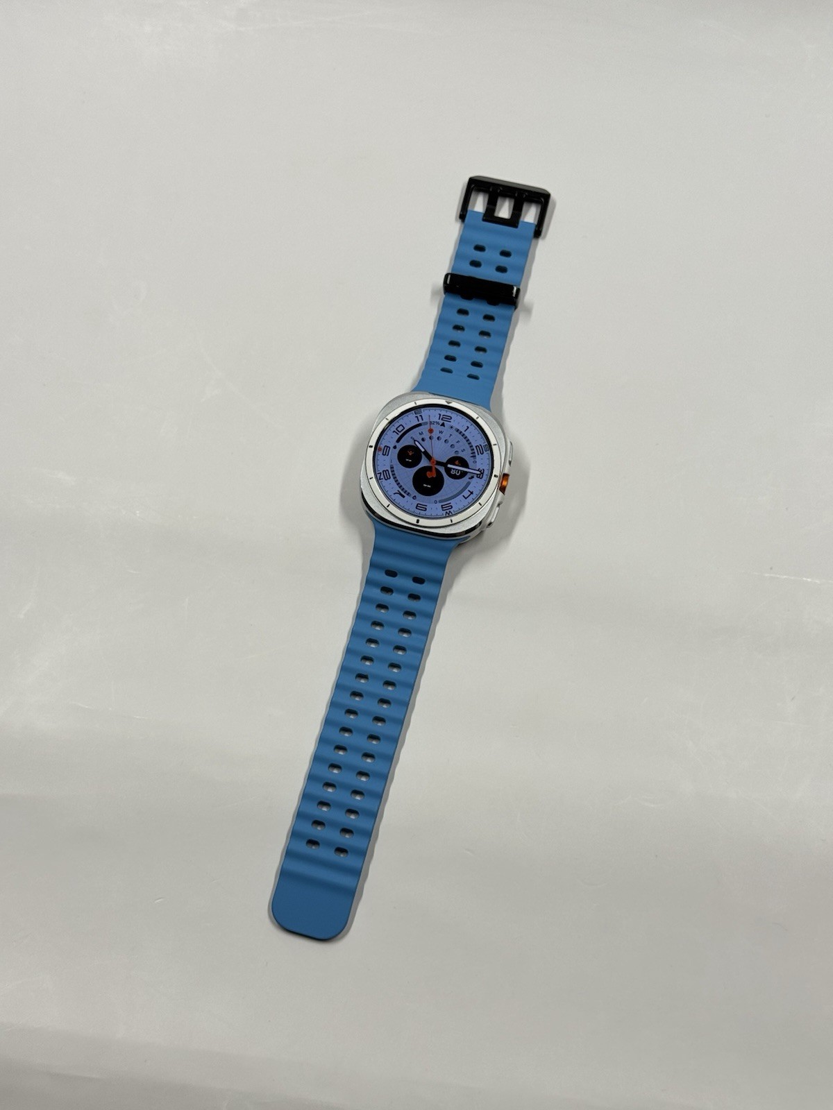 Samsung Galaxy Watch Ultra 47mm Titanium White LTE – Excellent Condition