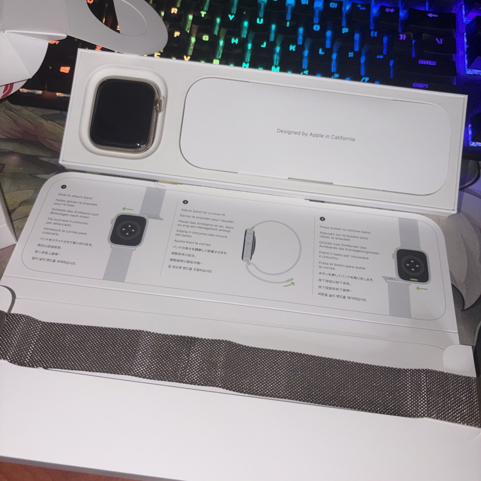 Apple Watch Series 9 45mm GPS+Cellular Gold Stainless Steel Milanese Loop A2984