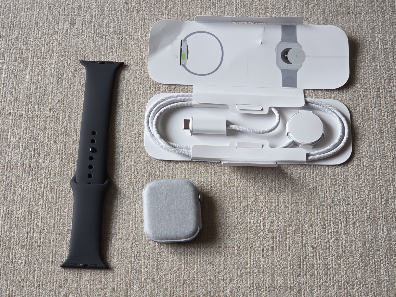 Apple Watch Series 11 46mm GPS Space Gray w/ M/L Black Sport Band MEV44LW/A, New