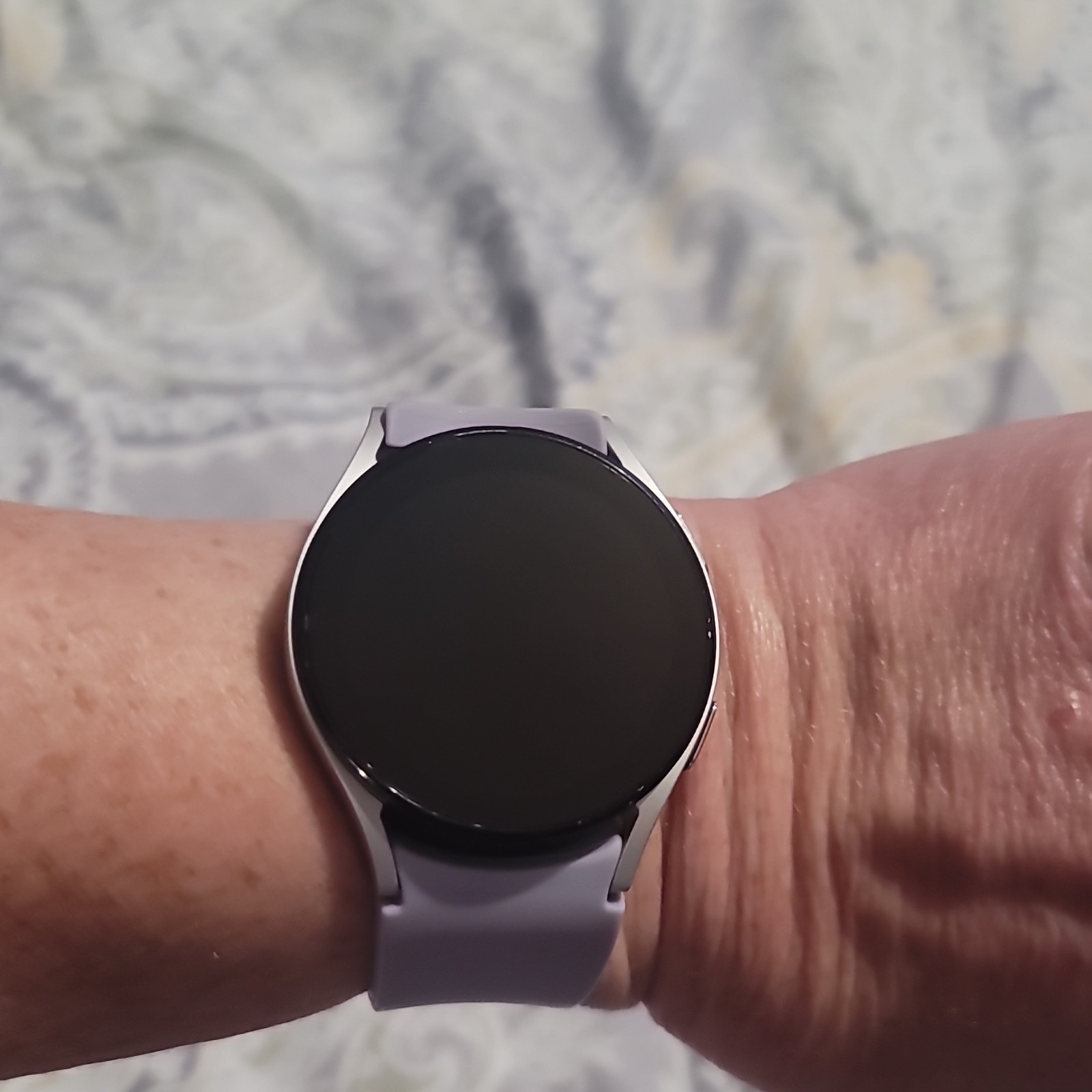 Samsung Galaxy Watch 5 40mm WiFi + Bluetooth + Cellular R900 / R905 – Excellent